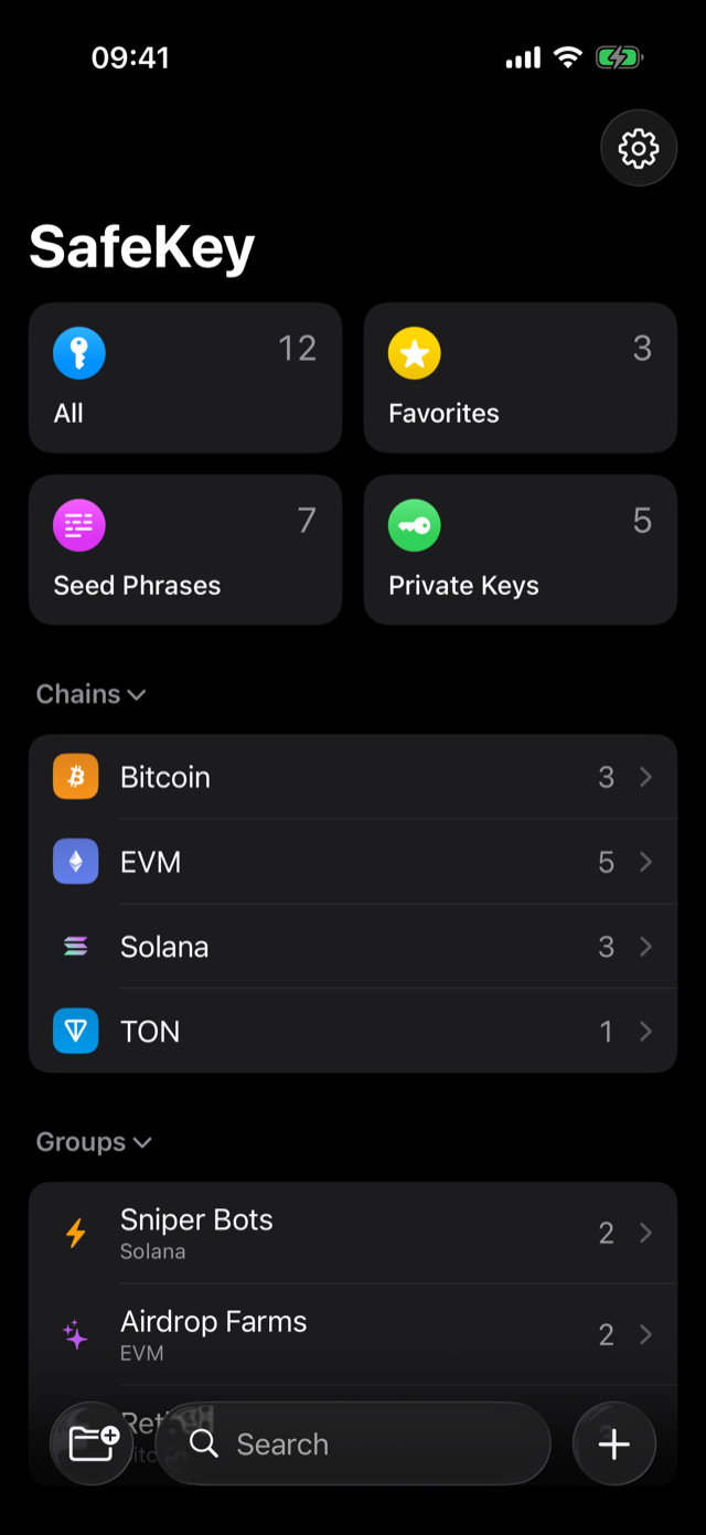 SafeKey on iPhone: the home screen with All, Favorites, Seed Phrases and Private Keys